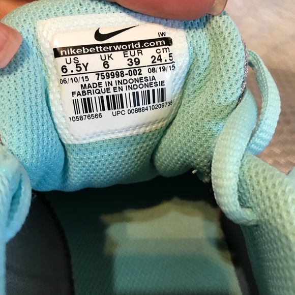 Like new Youth Nike flex supreme - Picture 7 of 7